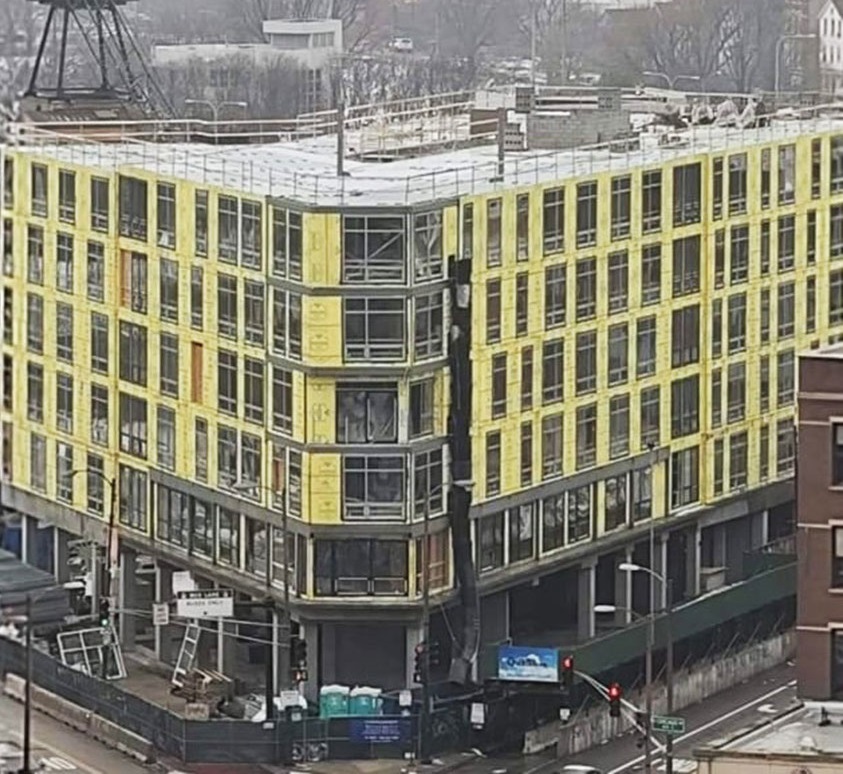 At Nevelee22, CFS prefabricated floor and wall panels enabled the installers to work quickly during a recent Chicago winter. Image courtesy of All Steel Mid-Rise